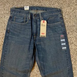 New Levi Relaxed Jeans